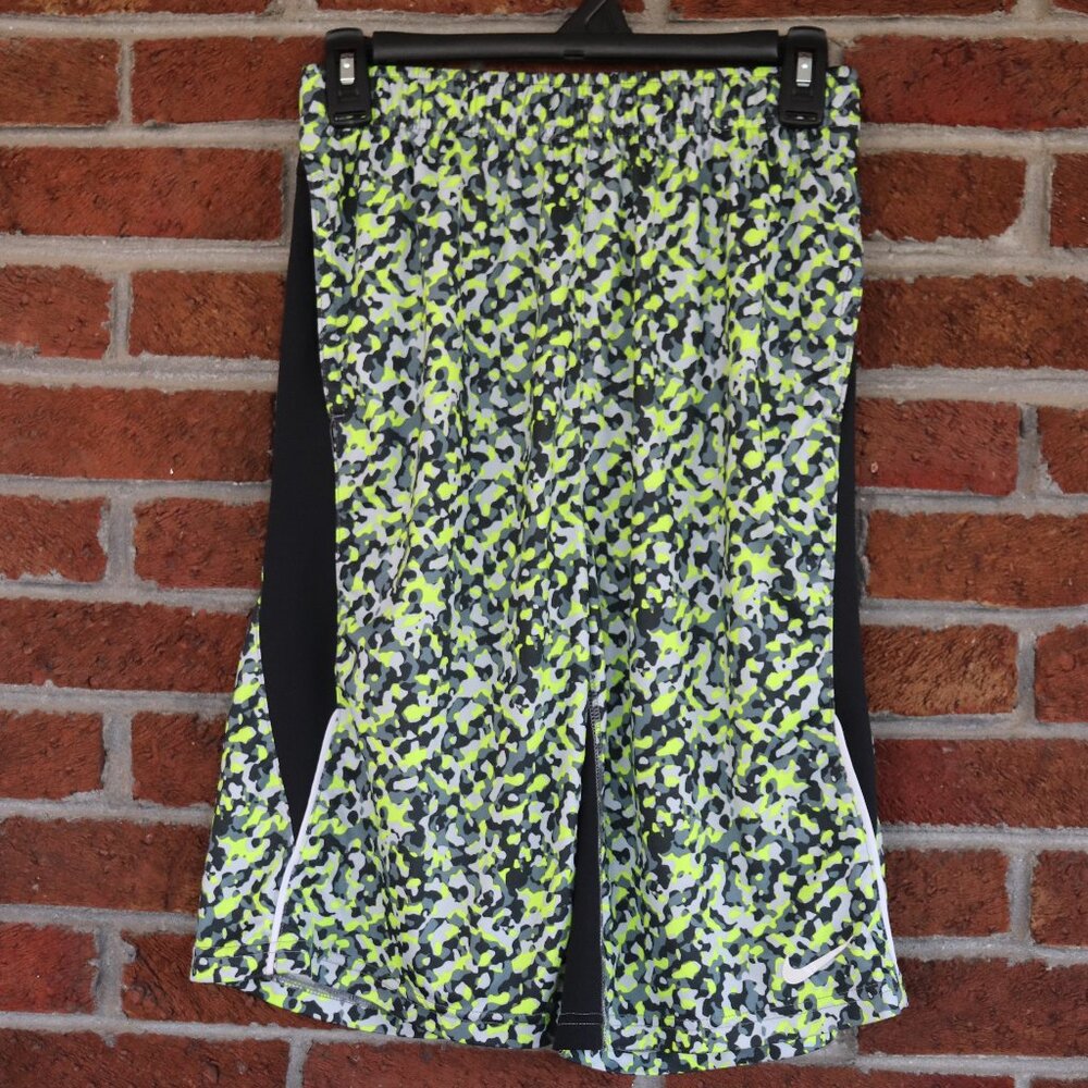 nike shorts *  size XL * boys * yellow / black